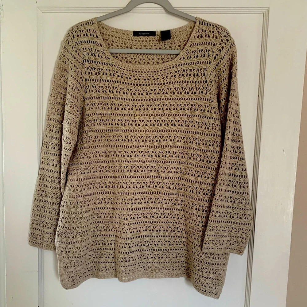 EUC Liz Claiborne Beige Sweater